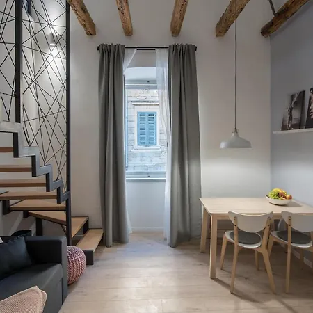 Deluxe Gladiators House - Parking Included