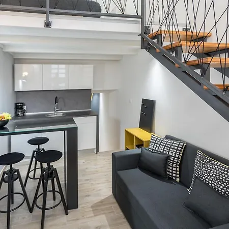 Апартаменти Deluxe Gladiators House - Parking Included