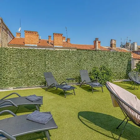 Deluxe Gladiators House - Parking Included Пула