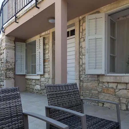 Апартаменти Deluxe Gladiators House - Parking Included Пула