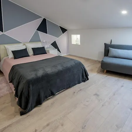 Deluxe Gladiators House