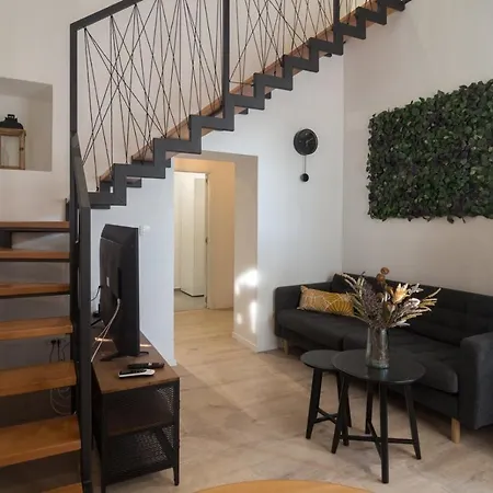 Deluxe Gladiators House - Parking Included Apartment *