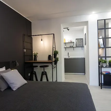 Deluxe Gladiators House - Parking Included Apartment *