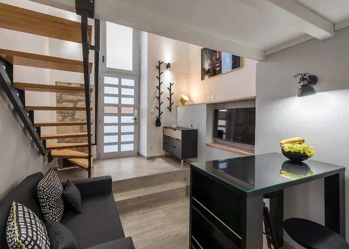 Апартаменты Deluxe Gladiators House - Parking Included