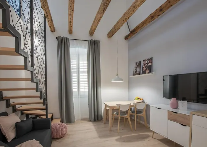 Deluxe Gladiators House