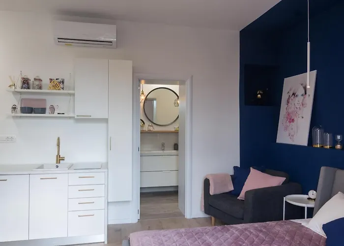 Deluxe Gladiators House *